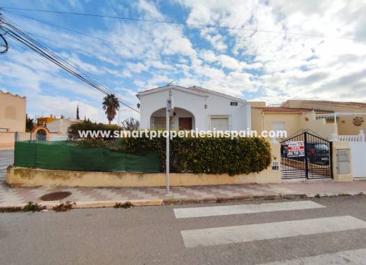 Wederverkoop - Detached Villa - La Marina - Urbanización La Marina