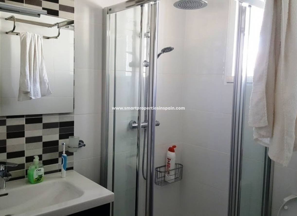 Wederverkoop - Detached Villa - La Marina - Urbanización La Marina