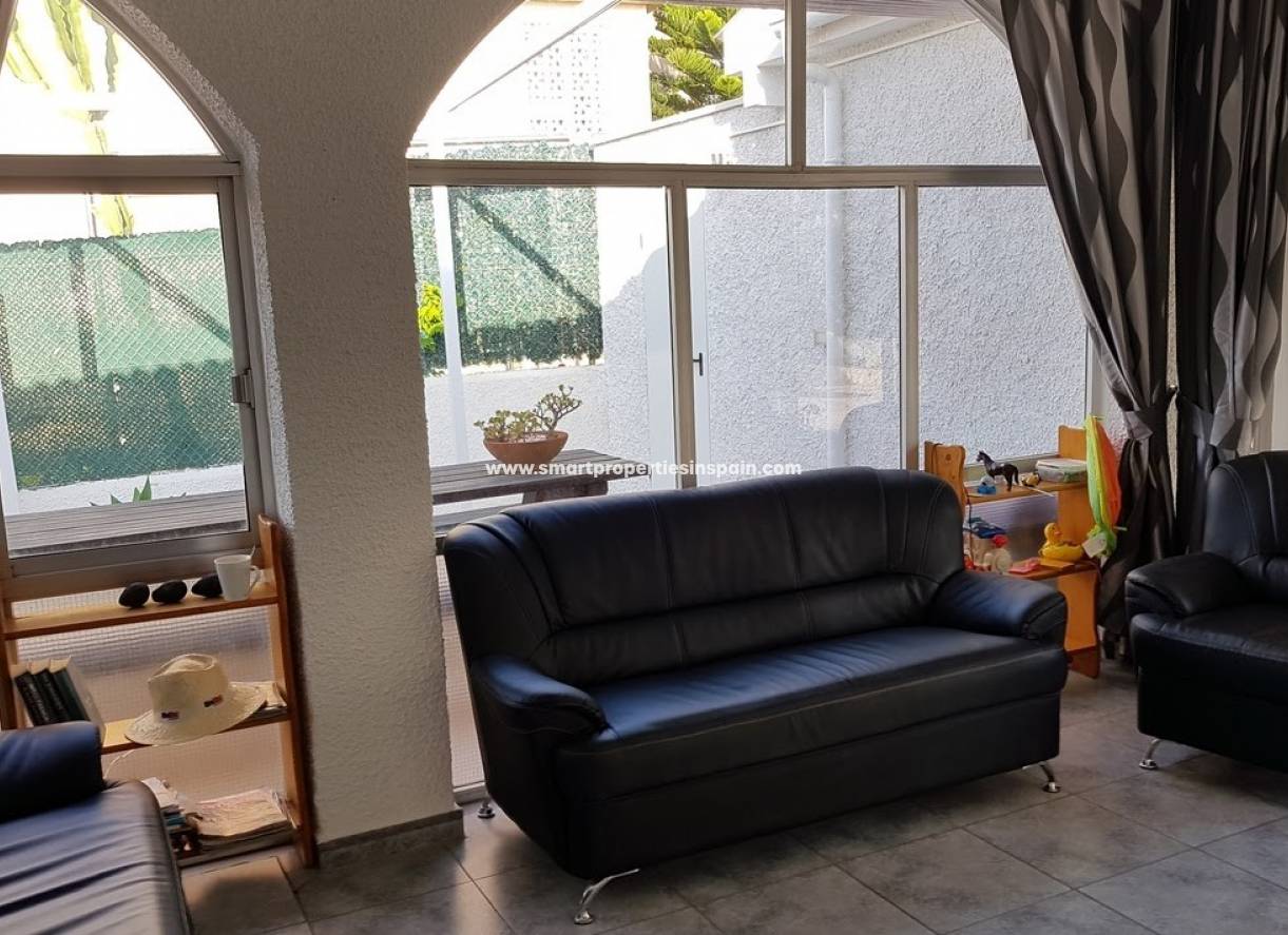 Wederverkoop - Detached Villa - La Marina - Urbanización La Marina