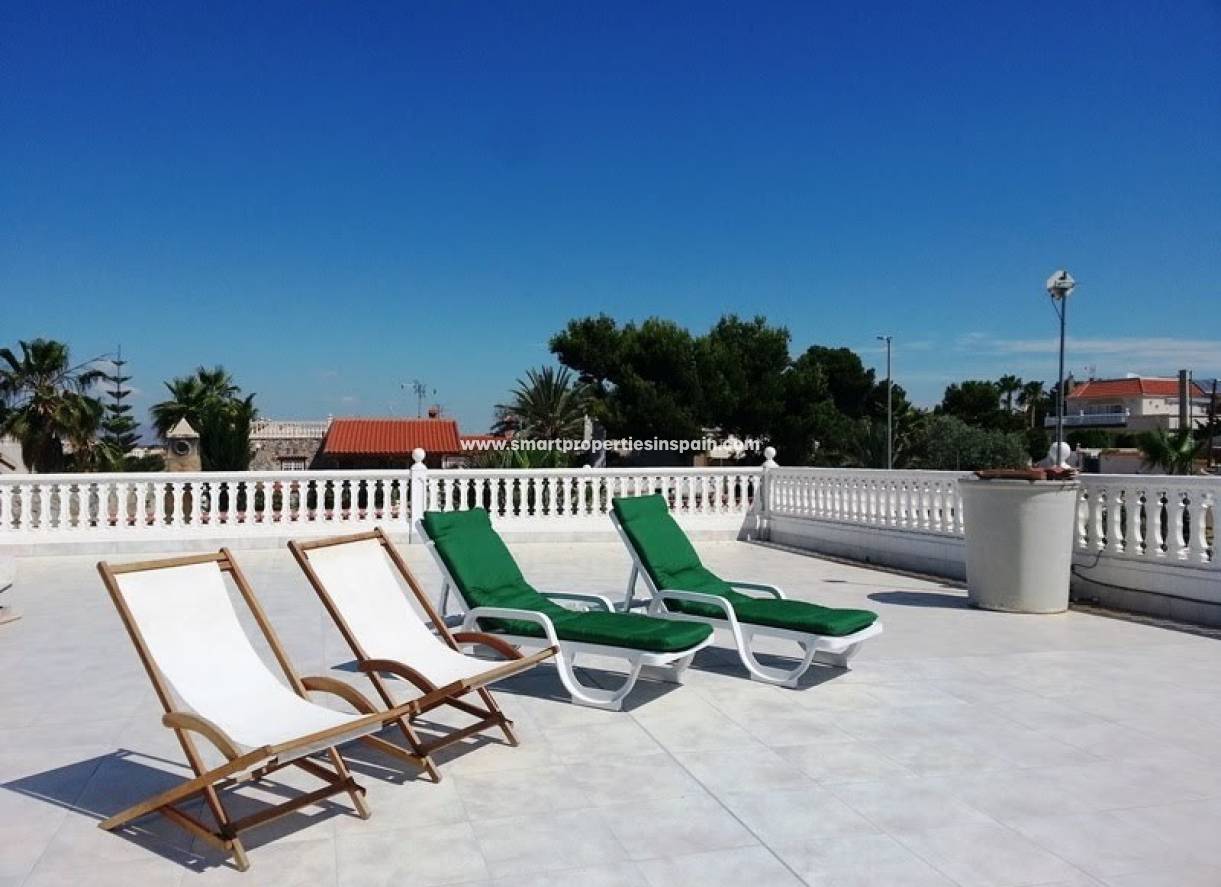 Wederverkoop - Detached Villa - La Marina - Urbanización La Marina