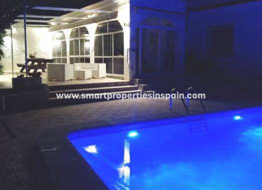 Wederverkoop - Detached Villa - La Marina - Urbanización La Marina