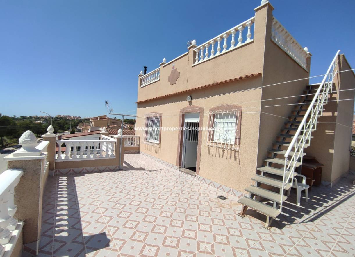 Wederverkoop - Detached Villa - La Marina - Urbanización La Marina