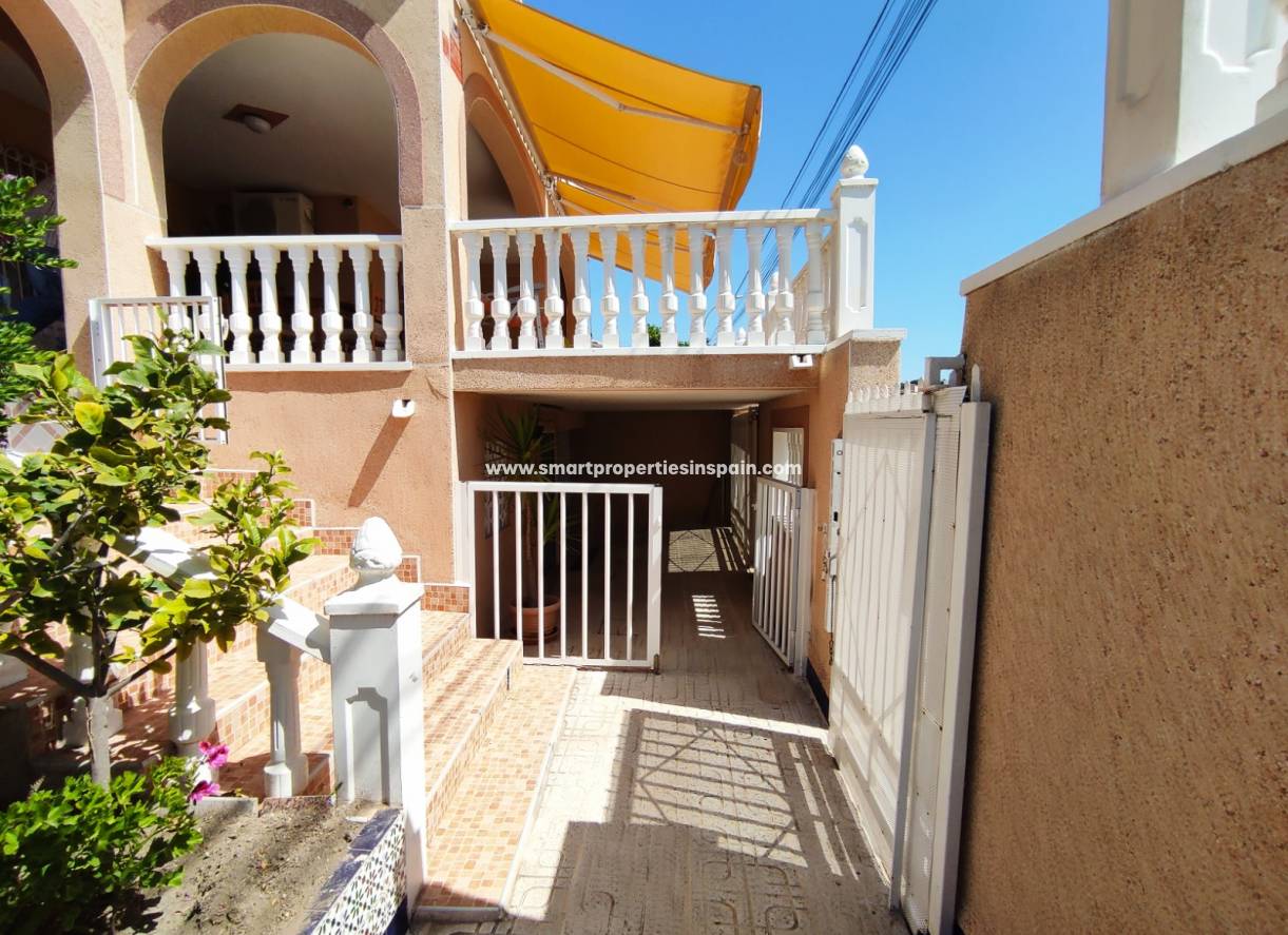 Wederverkoop - Detached Villa - La Marina - Urbanización La Marina