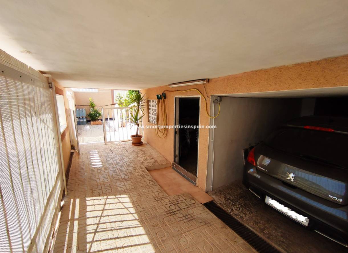Wederverkoop - Detached Villa - La Marina - Urbanización La Marina