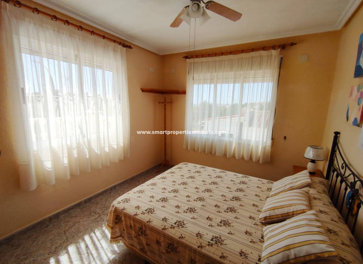 Wederverkoop - Detached Villa - La Marina - Urbanización La Marina
