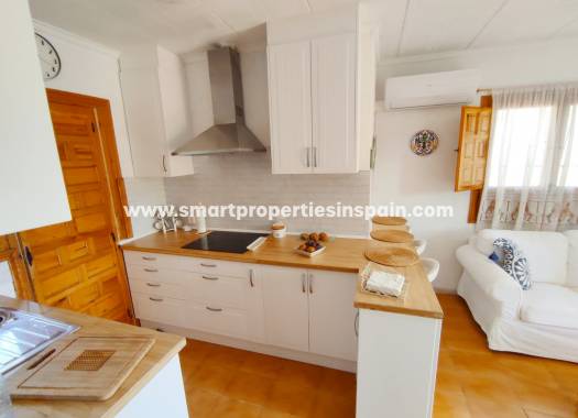 Wederverkoop - Detached Villa - La Marina - Urbanización La Marina