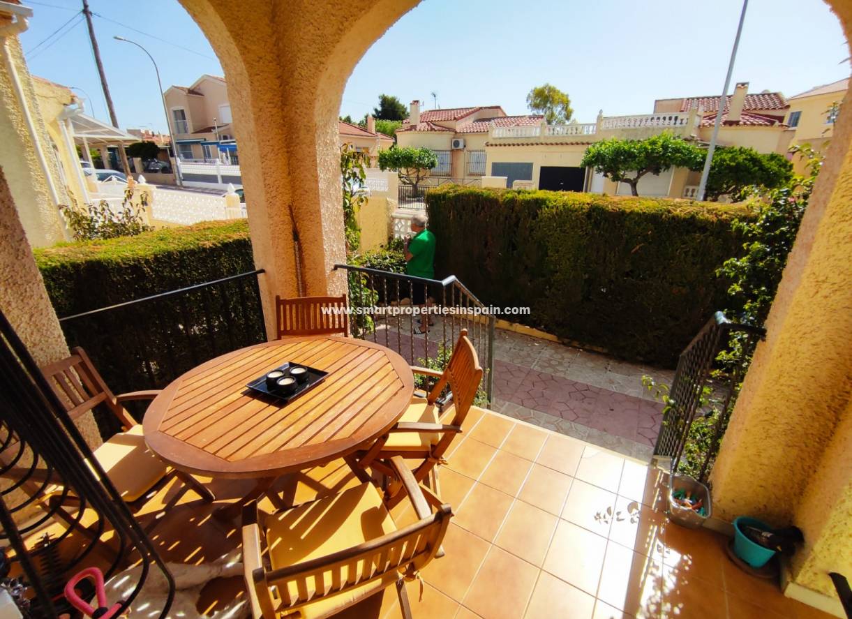 Wederverkoop - Detached Villa - La Marina - Urbanización La Marina