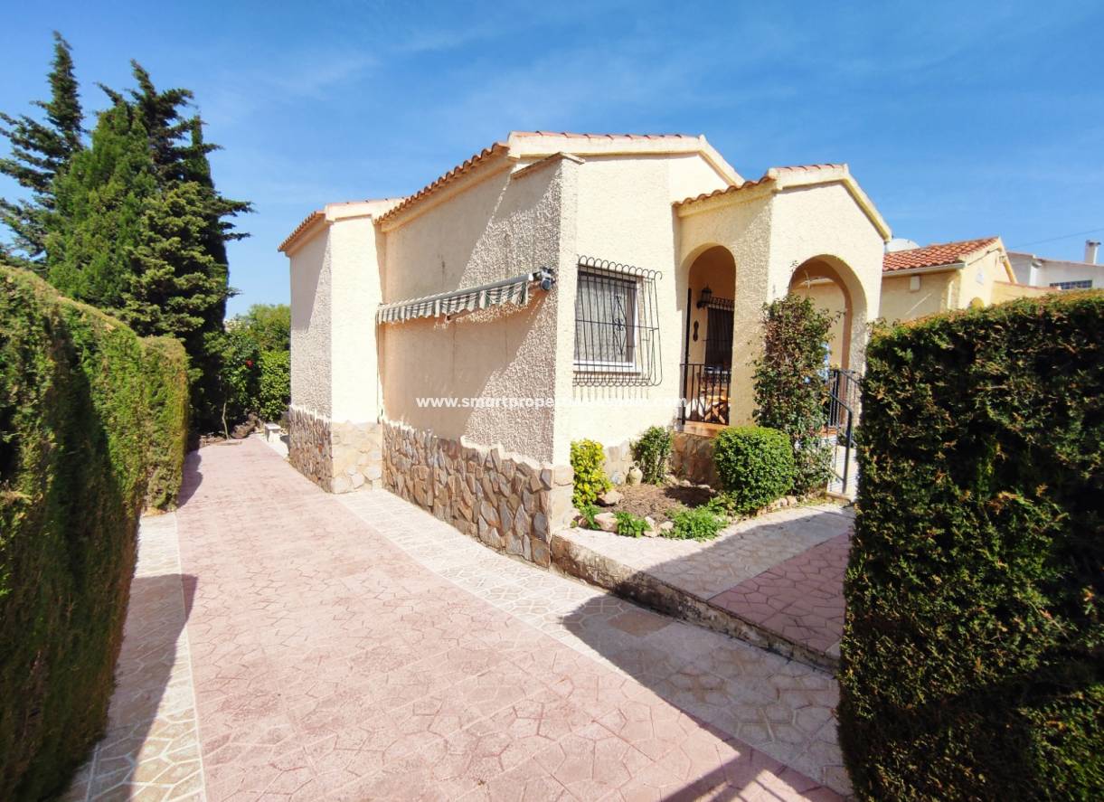 Wederverkoop - Detached Villa - La Marina - Urbanización La Marina