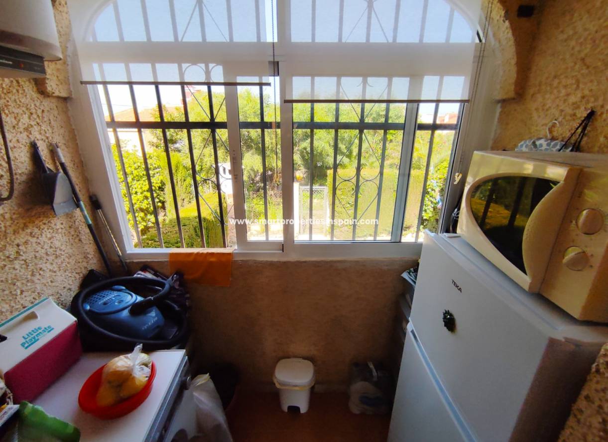 Wederverkoop - Detached Villa - La Marina - Urbanización La Marina