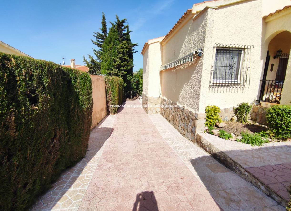 Wederverkoop - Detached Villa - La Marina - Urbanización La Marina