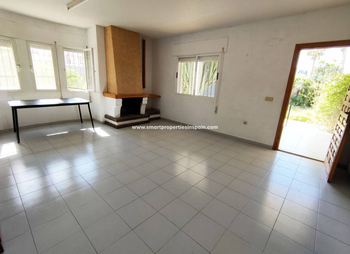 Wederverkoop - Detached Villa - La Marina - Urbanización La Marina
