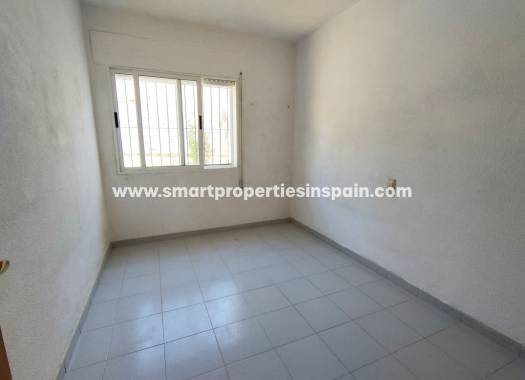 Wederverkoop - Detached Villa - La Marina - Urbanización La Marina