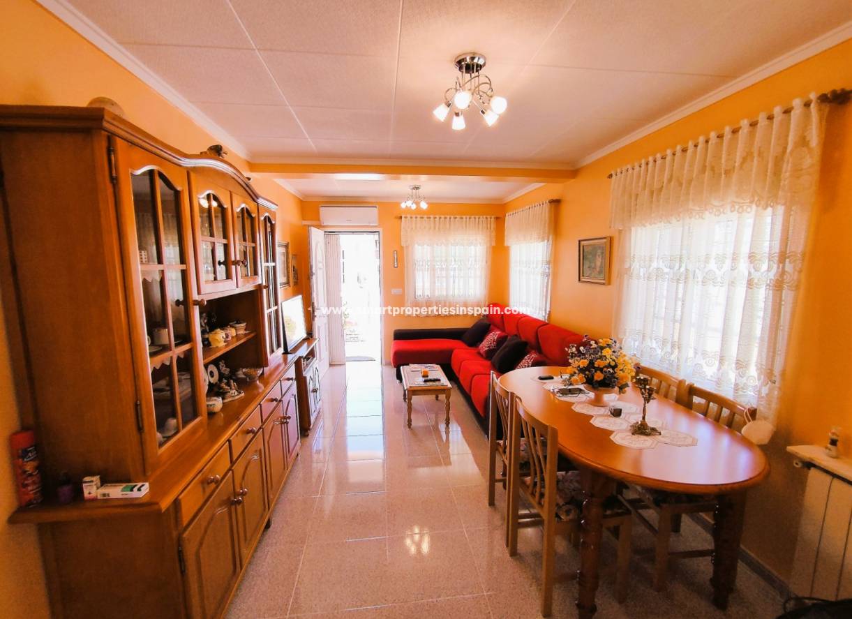 Wederverkoop - Detached Villa - La Marina - Urbanización La Marina