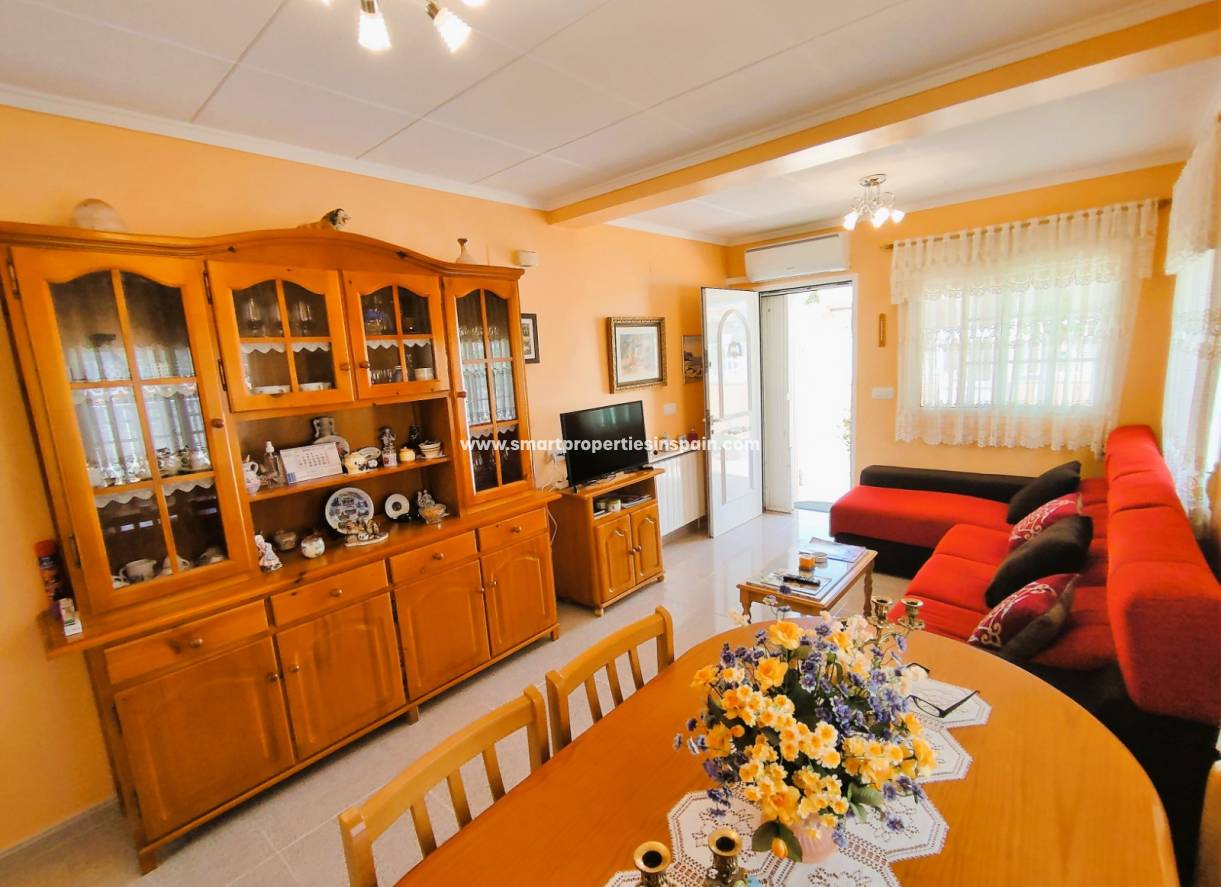 Wederverkoop - Detached Villa - La Marina - Urbanización La Marina