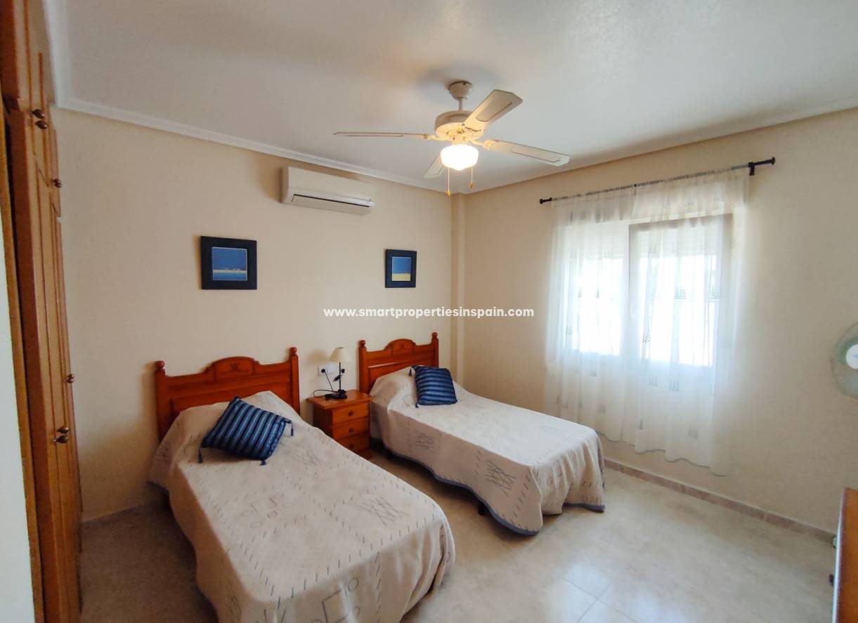 Wederverkoop - Detached Villa - La Marina - Urbanización La Marina