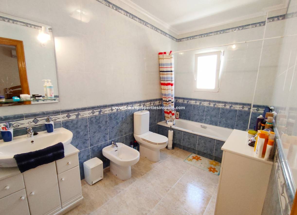 Wederverkoop - Detached Villa - La Marina - Urbanización La Marina
