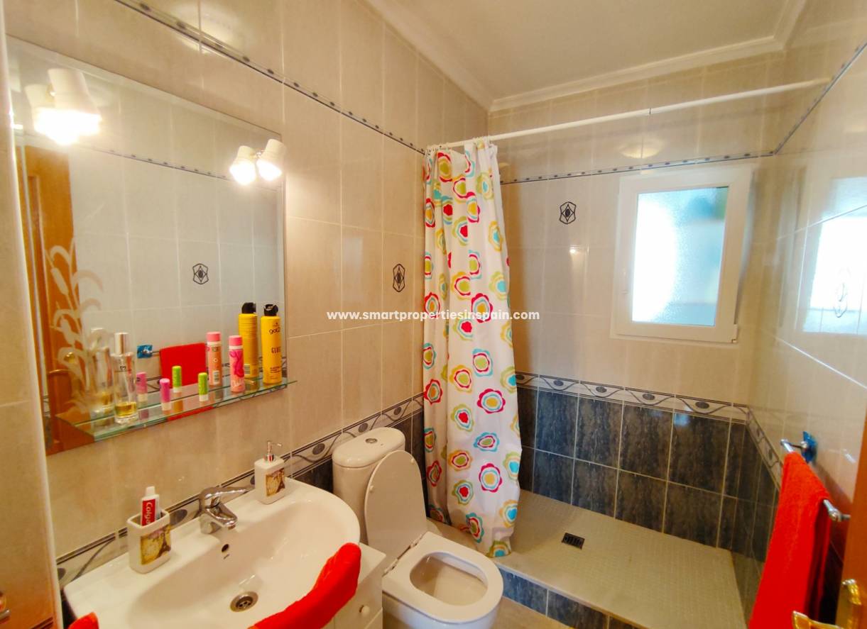 Wederverkoop - Detached Villa - La Marina - Urbanización La Marina