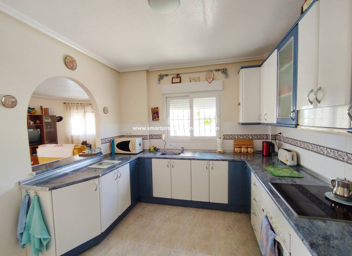 Wederverkoop - Detached Villa - La Marina - Urbanización La Marina