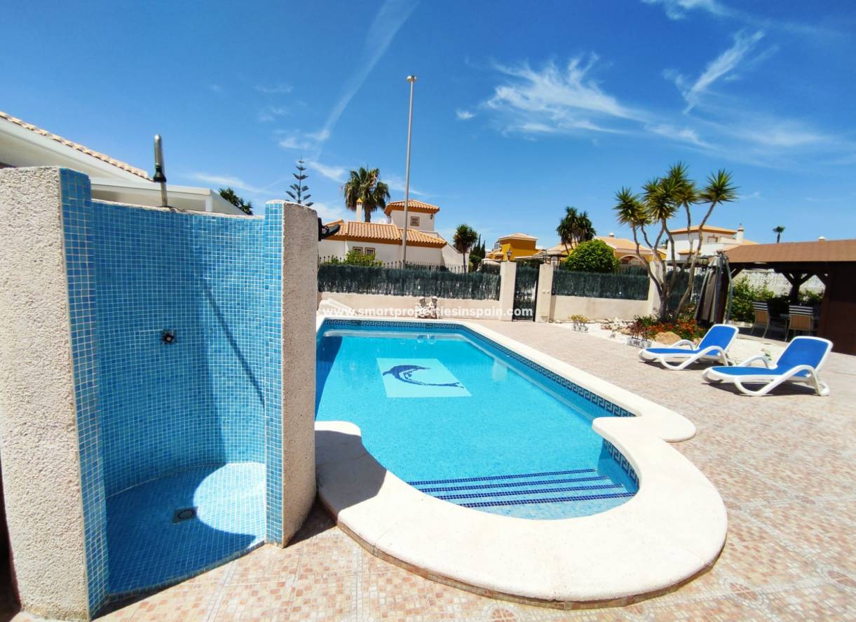 Wederverkoop - Detached Villa - La Marina - Urbanización La Marina