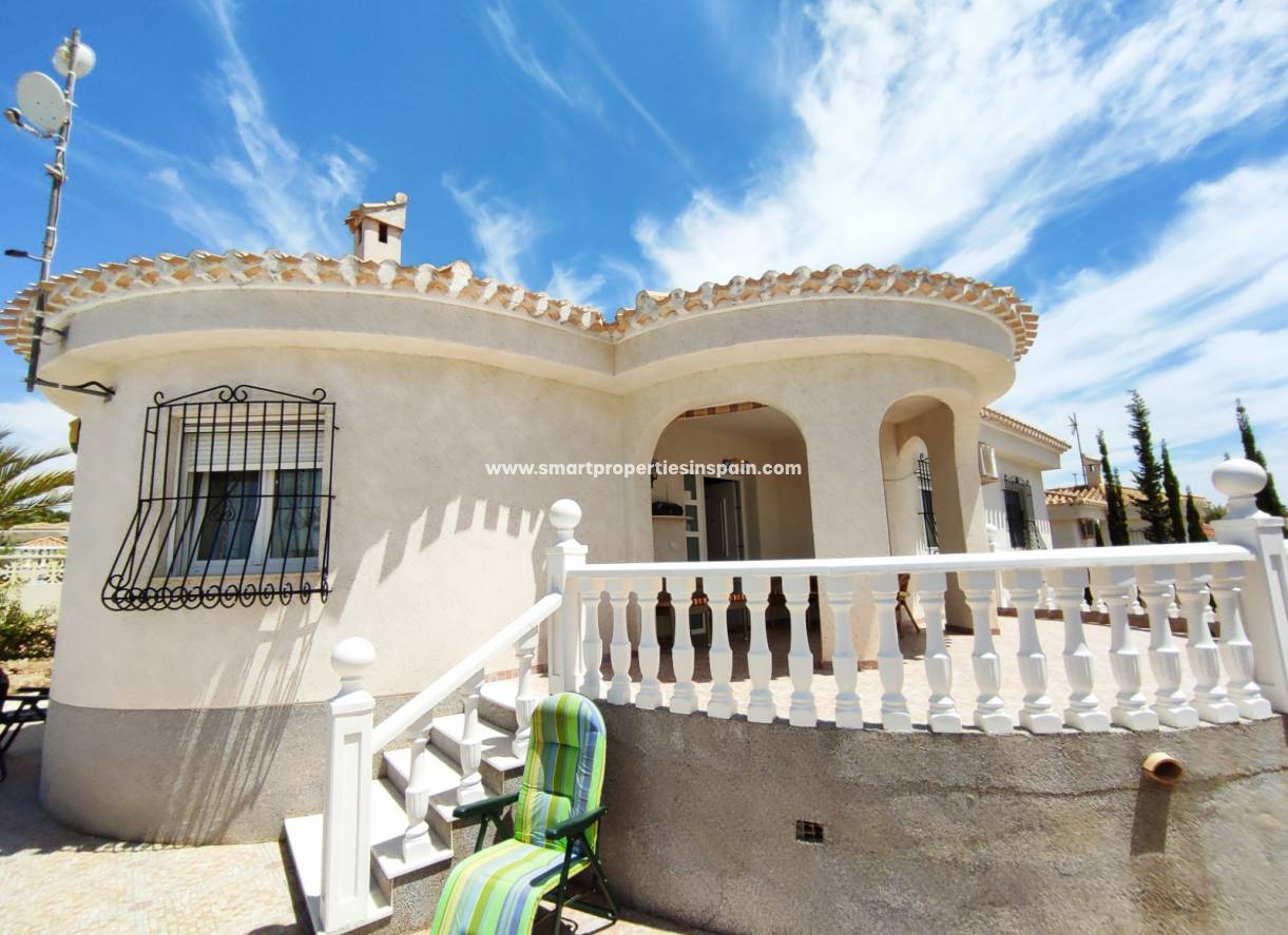 Wederverkoop - Detached Villa - La Marina - Urbanización La Marina