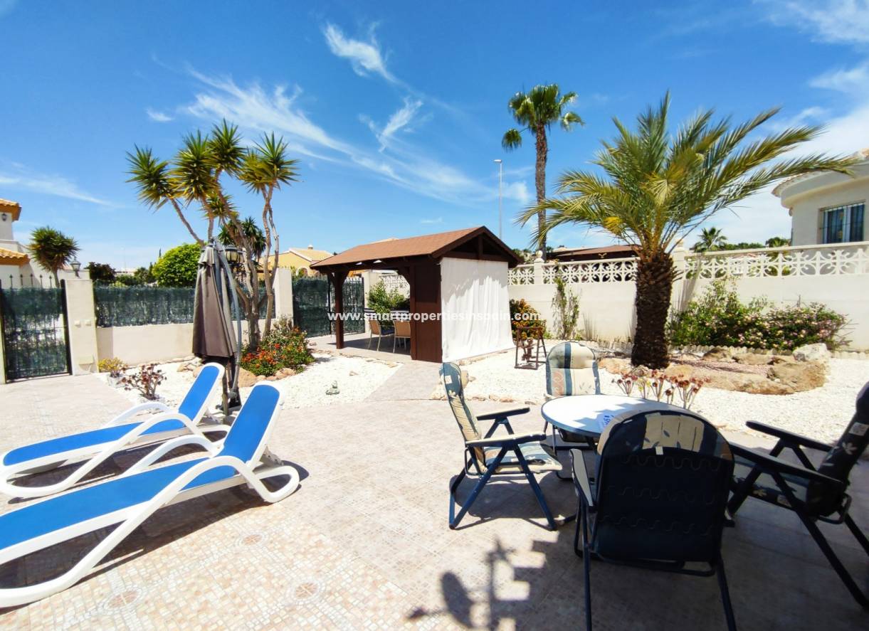 Wederverkoop - Detached Villa - La Marina - Urbanización La Marina