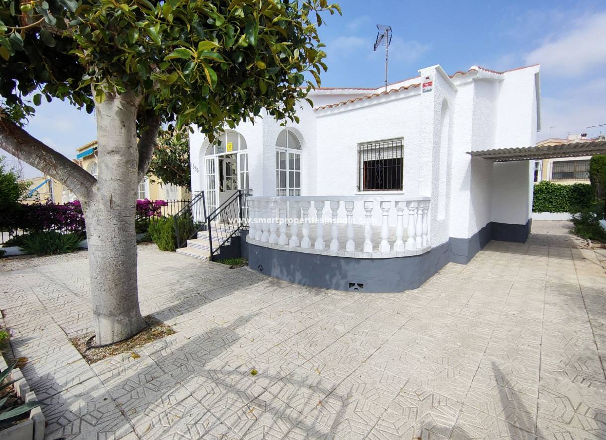 Wederverkoop - Detached Villa - La Marina - Urbanización La Marina