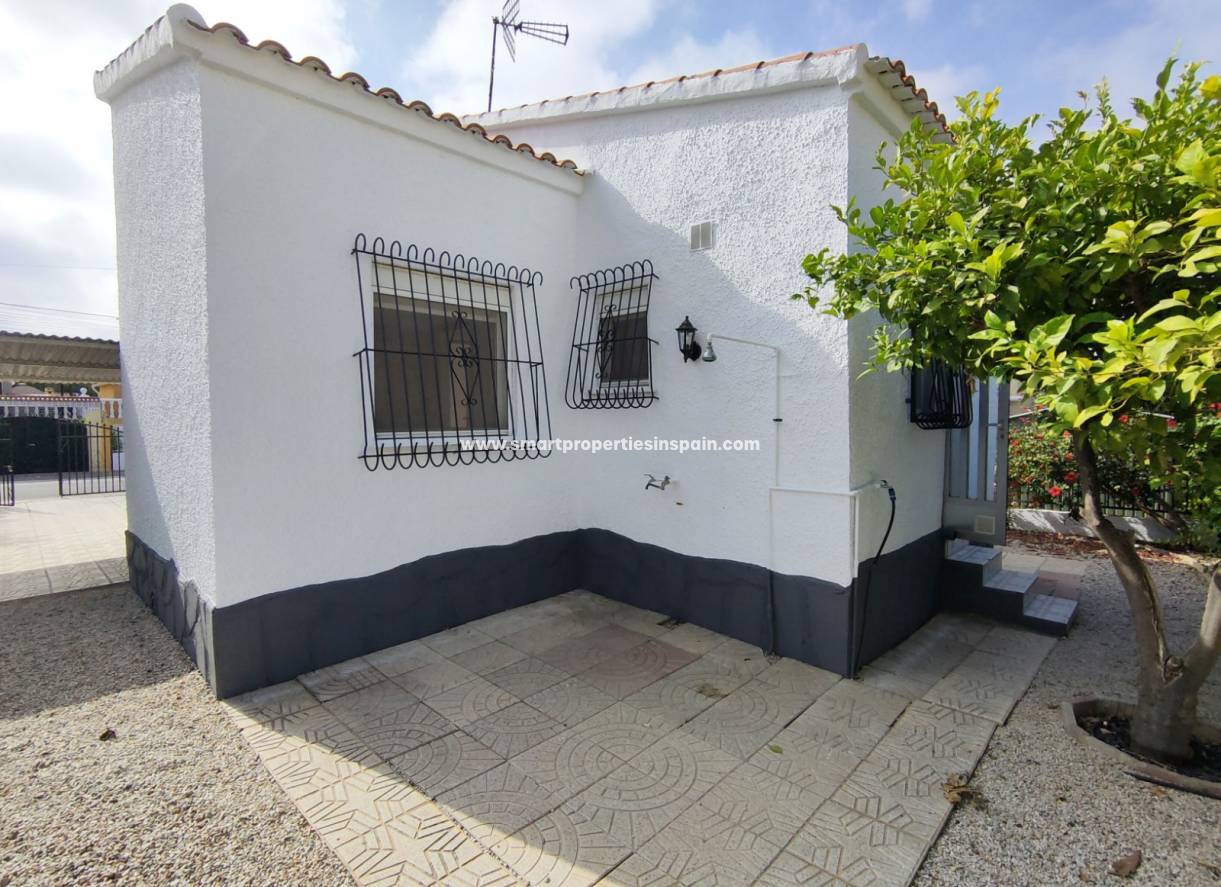 Wederverkoop - Detached Villa - La Marina - Urbanización La Marina