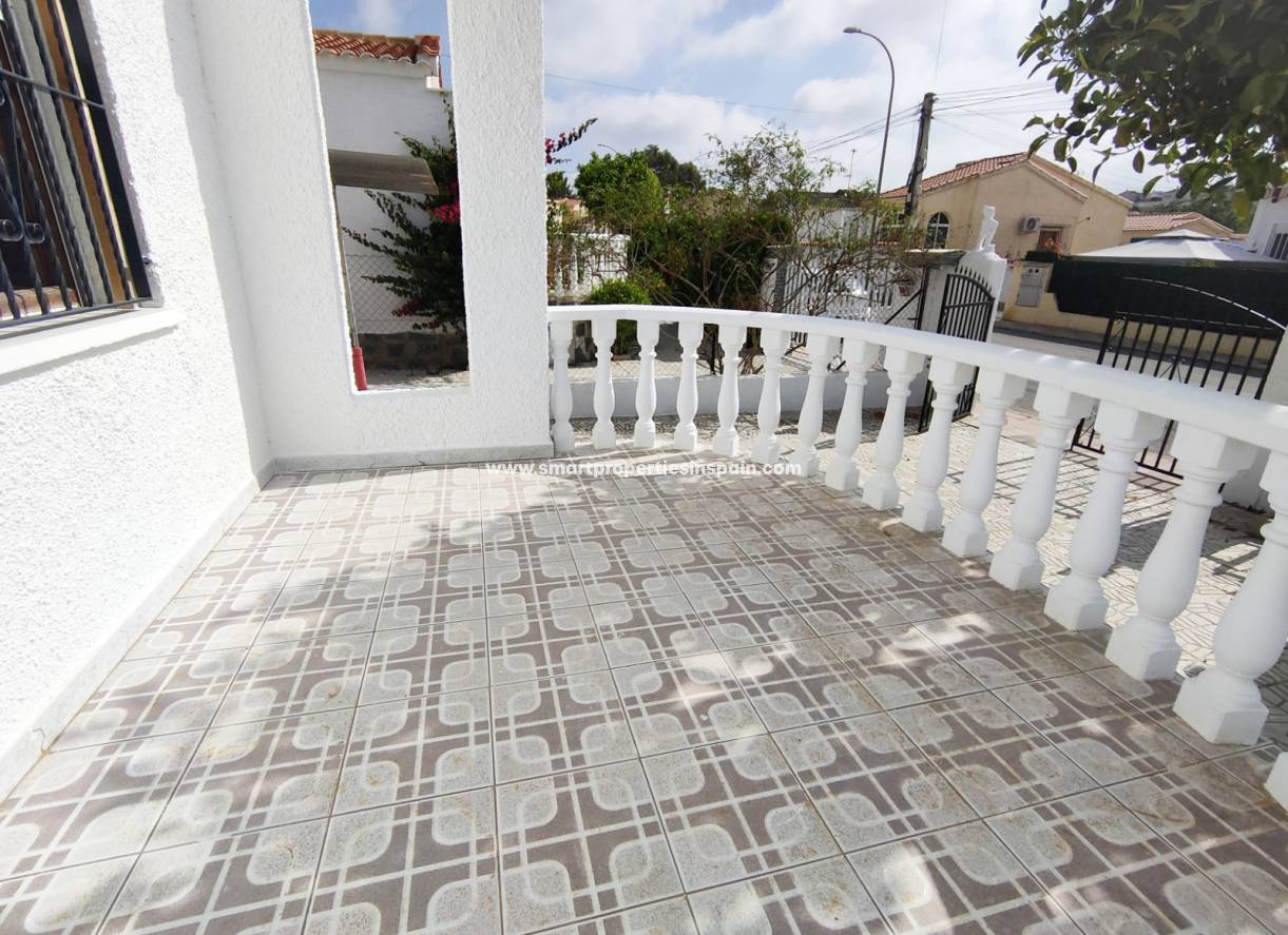Wederverkoop - Detached Villa - La Marina - Urbanización La Marina