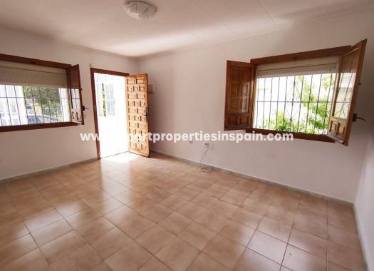 Wederverkoop - Detached Villa - La Marina - Urbanización La Marina
