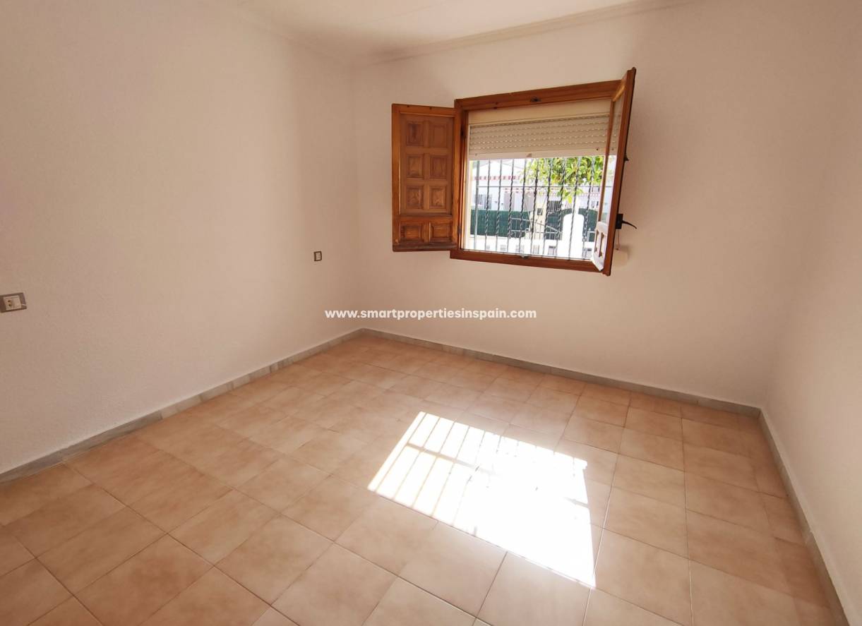 Wederverkoop - Detached Villa - La Marina - Urbanización La Marina