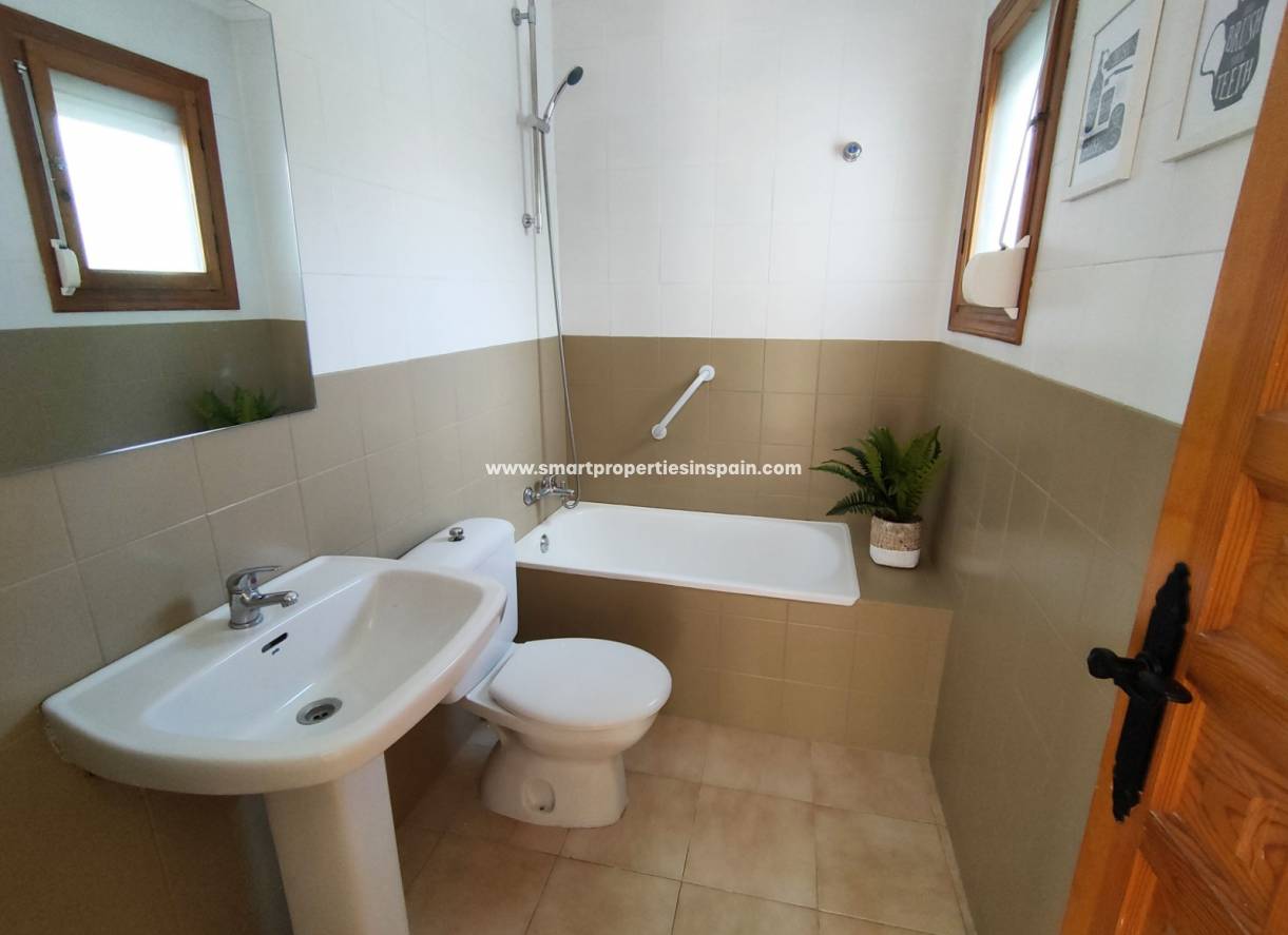 Wederverkoop - Detached Villa - La Marina - Urbanización La Marina