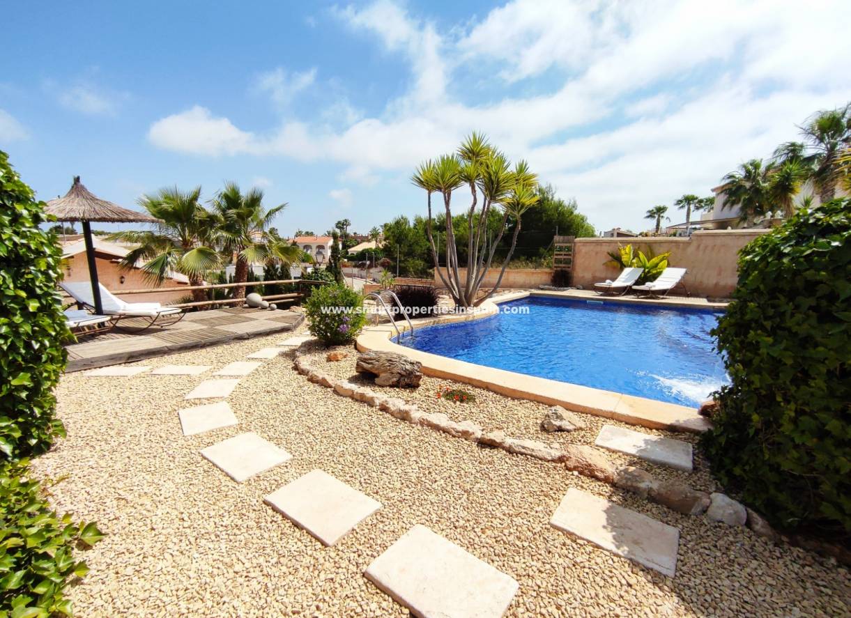 Wederverkoop - Detached Villa - La Marina - Urbanización La Marina