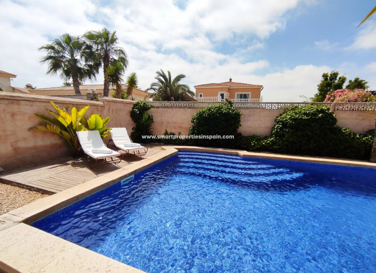Wederverkoop - Detached Villa - La Marina - Urbanización La Marina