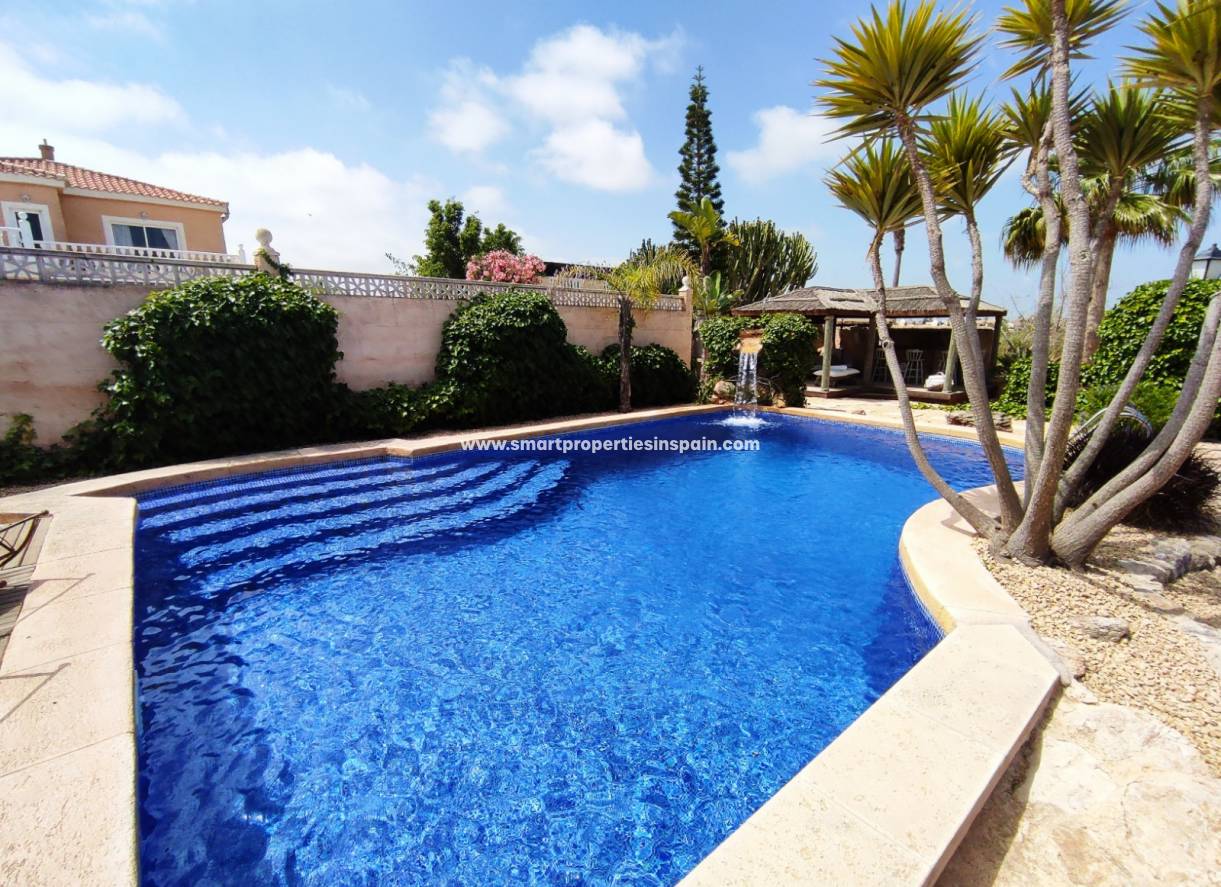 Wederverkoop - Detached Villa - La Marina - Urbanización La Marina