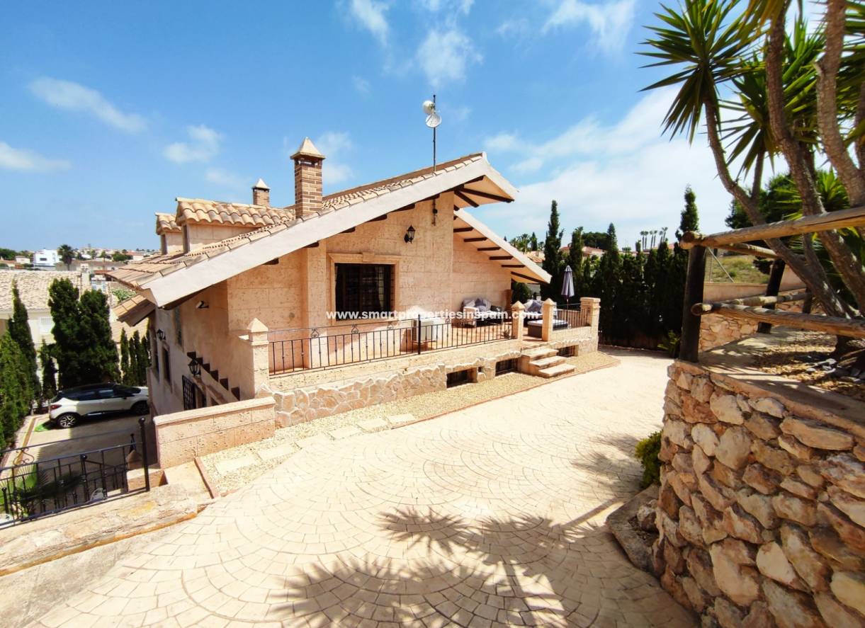 Wederverkoop - Detached Villa - La Marina - Urbanización La Marina