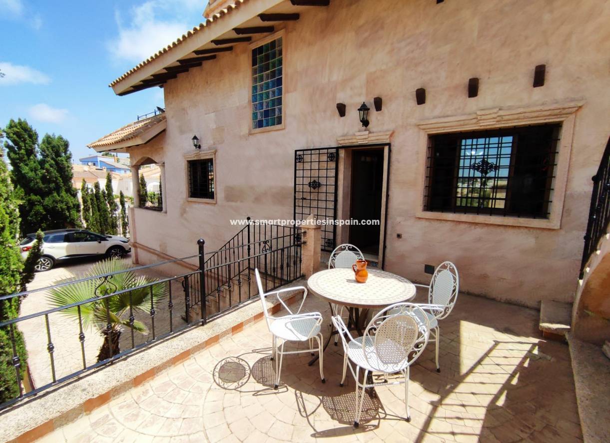 Wederverkoop - Detached Villa - La Marina - Urbanización La Marina