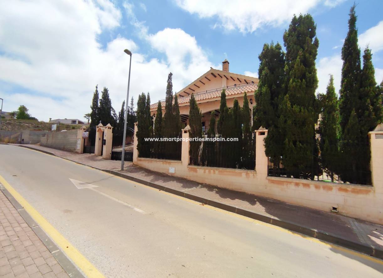 Wederverkoop - Detached Villa - La Marina - Urbanización La Marina