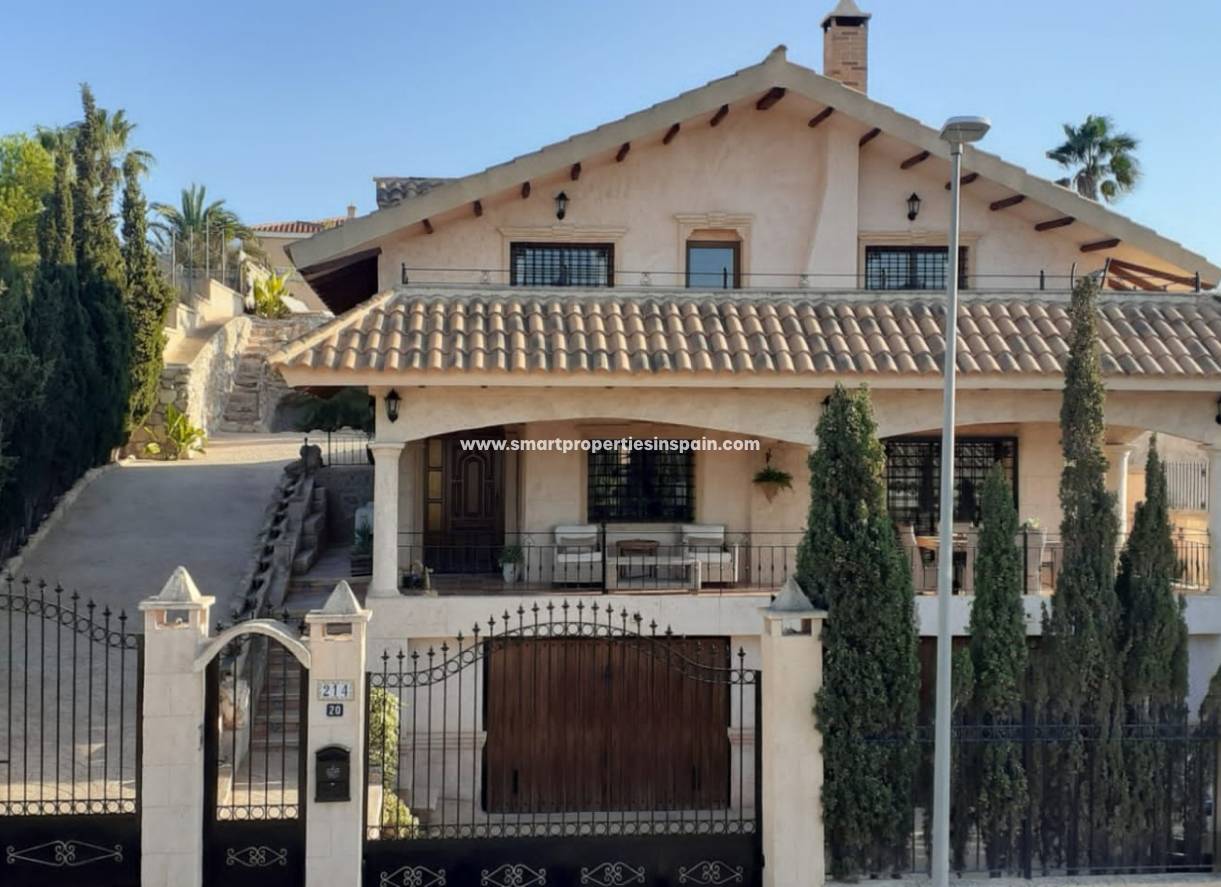 Wederverkoop - Detached Villa - La Marina - Urbanización La Marina