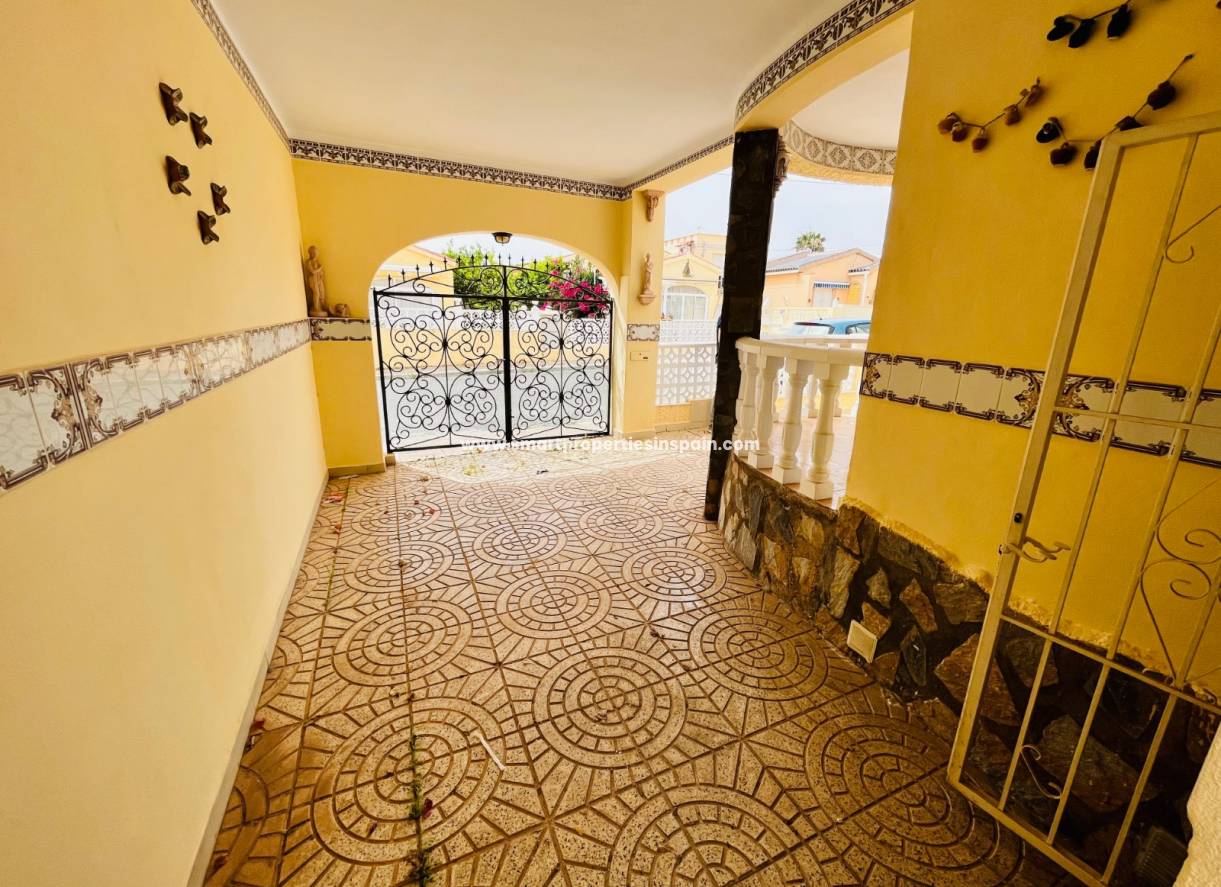 Wederverkoop - Detached Villa - La Marina - Urbanización La Marina