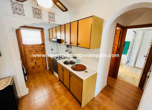 Wederverkoop - Detached Villa - La Marina - Urbanización La Marina