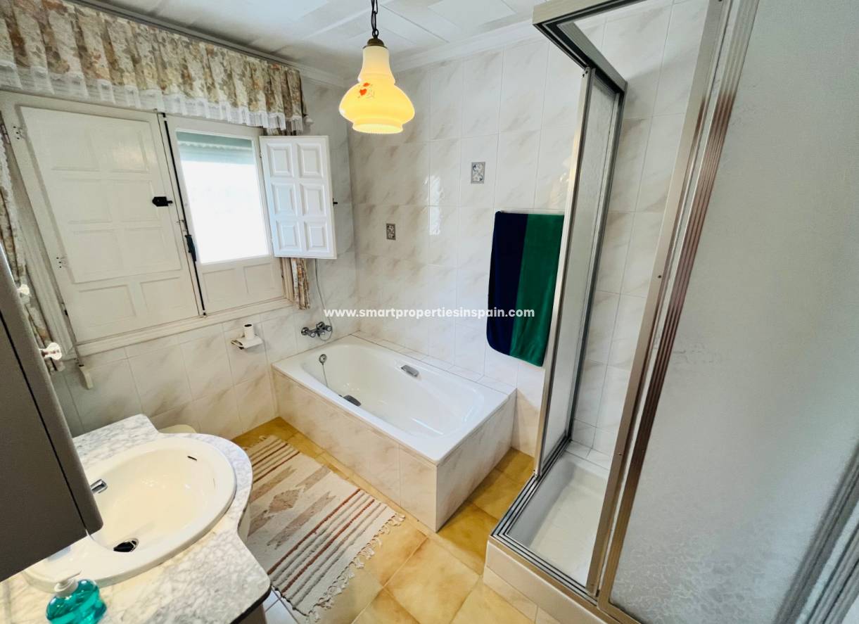 Wederverkoop - Detached Villa - La Marina - Urbanización La Marina