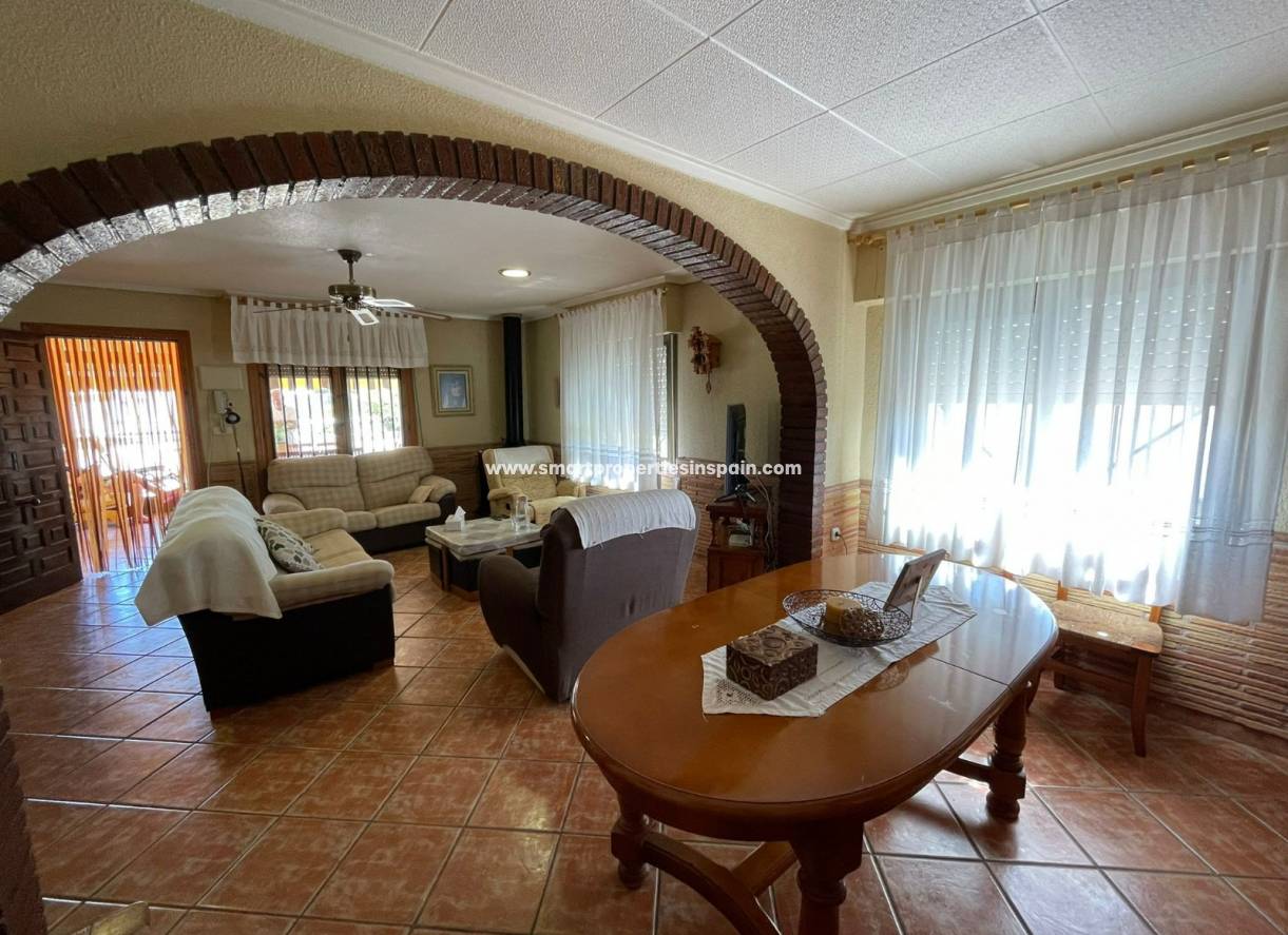 Wederverkoop - Detached Villa - La Marina - Urbanizacion la marina