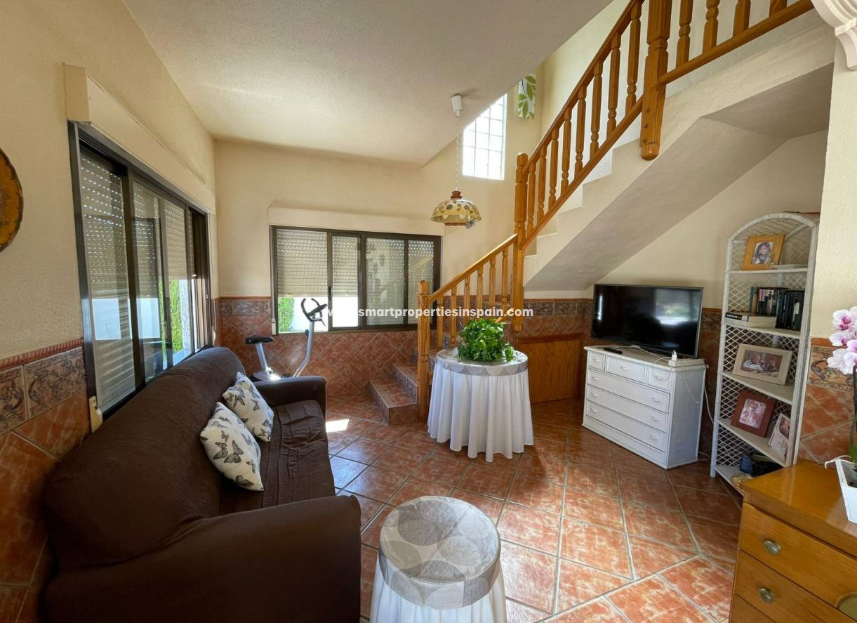 Wederverkoop - Detached Villa - La Marina - Urbanizacion la marina