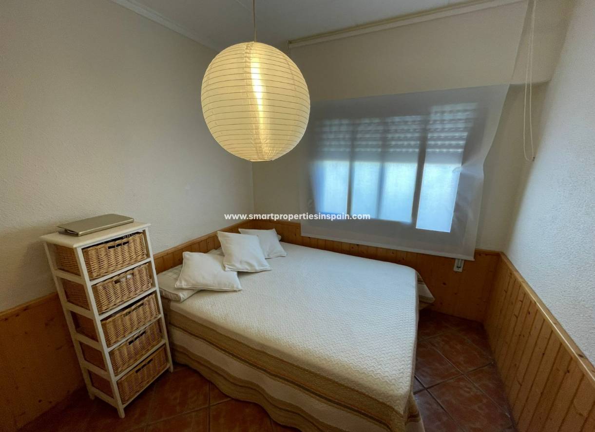 Wederverkoop - Detached Villa - La Marina - Urbanizacion la marina