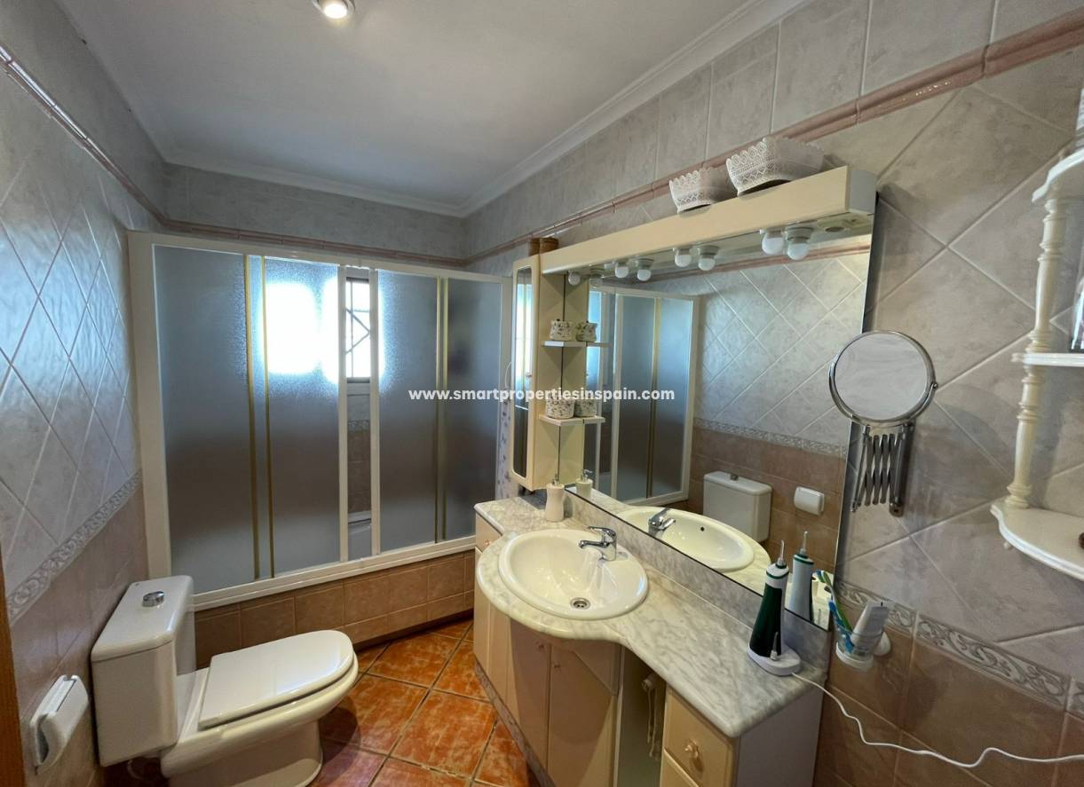 Wederverkoop - Detached Villa - La Marina - Urbanizacion la marina