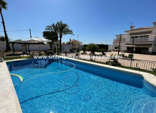 Wederverkoop - Detached Villa - La Marina - Urbanizacion la marina