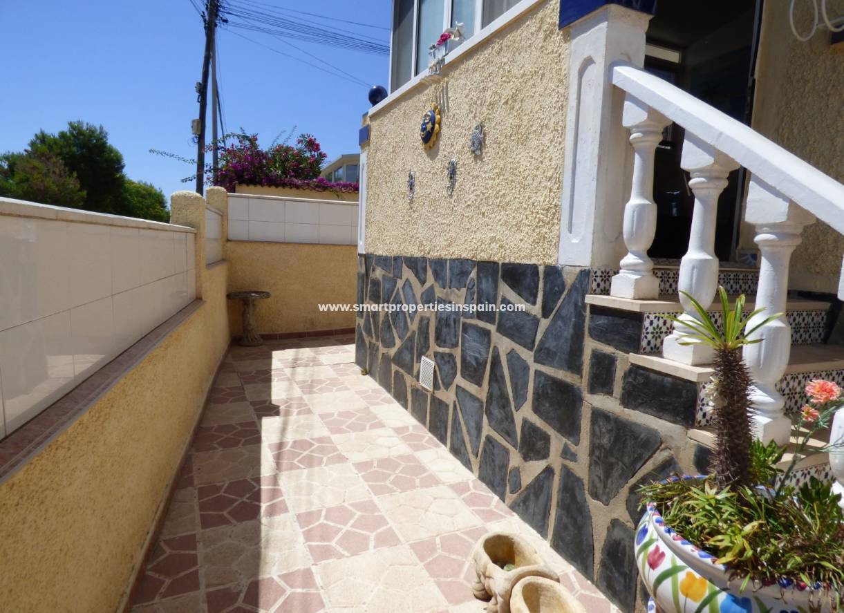 Wederverkoop - Detached Villa - La Marina - Urbanización La Marina