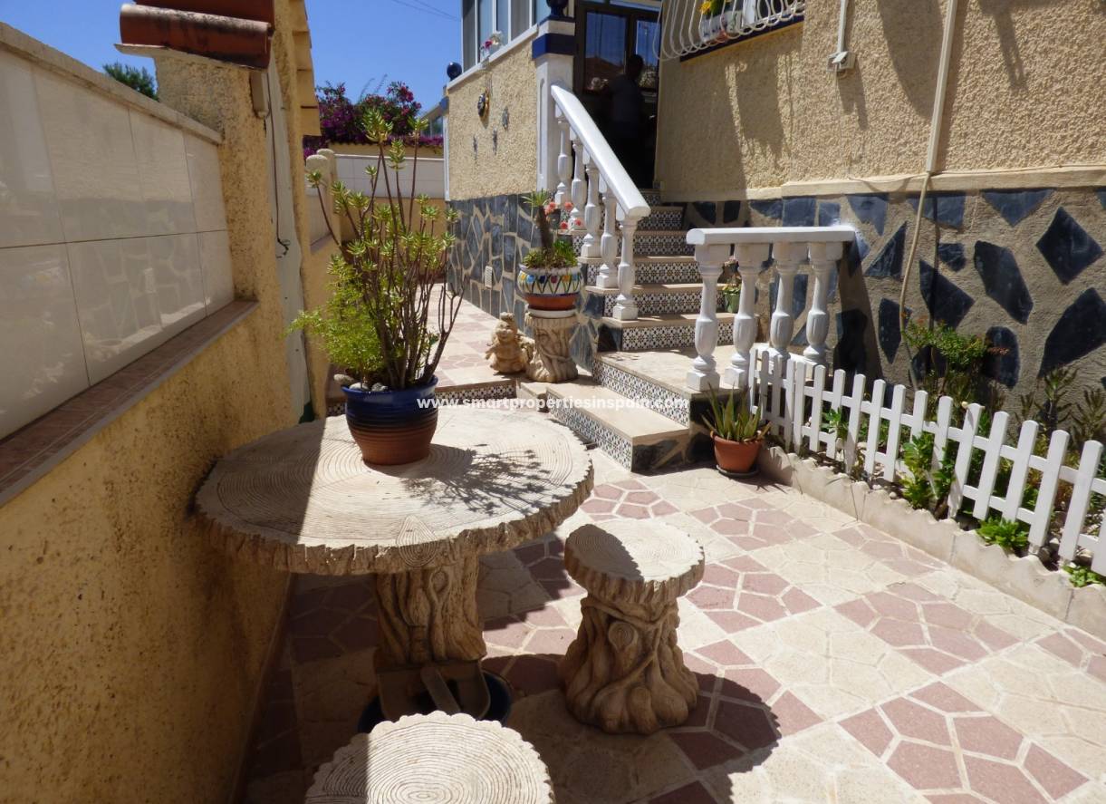 Wederverkoop - Detached Villa - La Marina - Urbanización La Marina