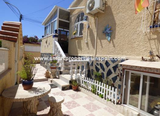 Wederverkoop - Detached Villa - La Marina - Urbanización La Marina