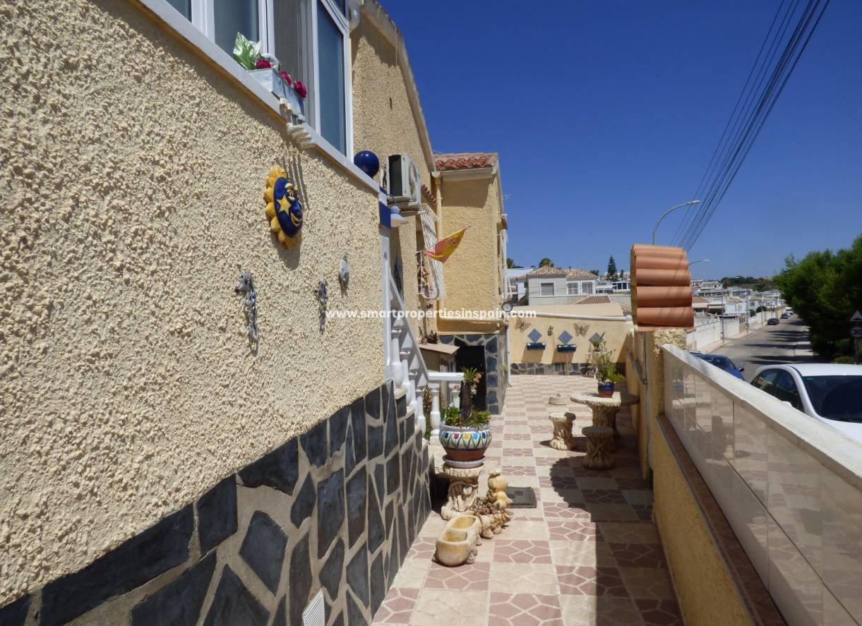 Wederverkoop - Detached Villa - La Marina - Urbanización La Marina